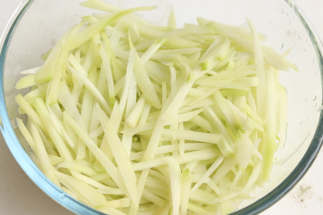 佛手瓜炒肉絲的做法-家常味炒菜譜