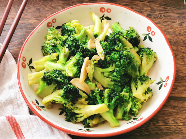 蒜香西蘭花的做法-家常味炒菜譜