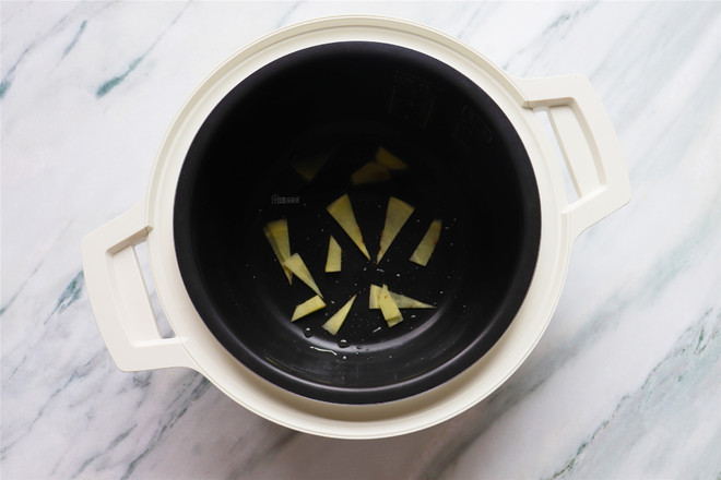 懶人版蜜汁雞翅根的做法-甜味燉菜譜