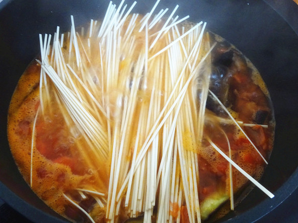西紅柿茄子面的做法-咸鮮味煮菜譜
