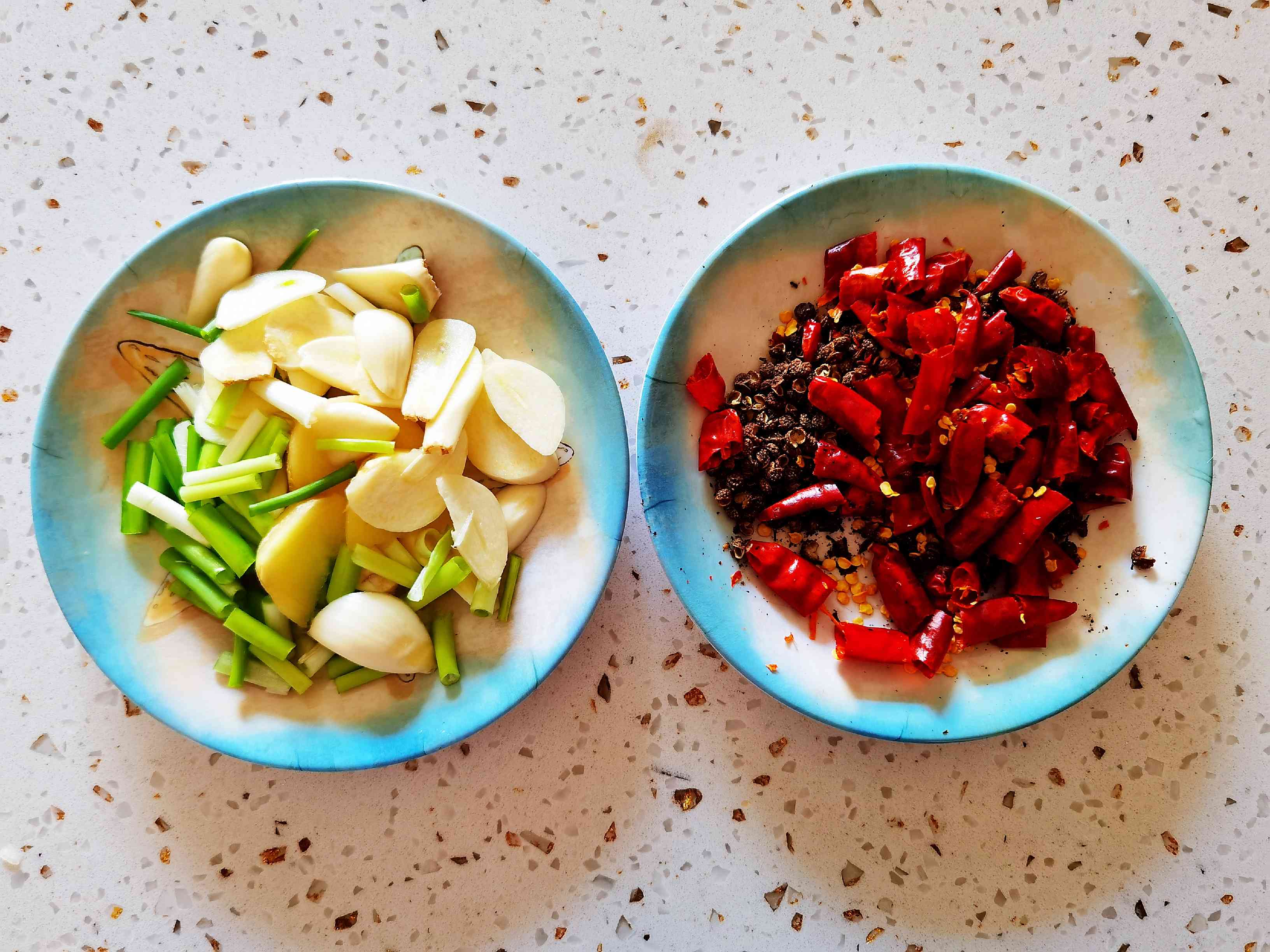 3斤蝦尾炒1大盤，麻辣鮮香下酒又下飯的做法-香辣味炒菜譜