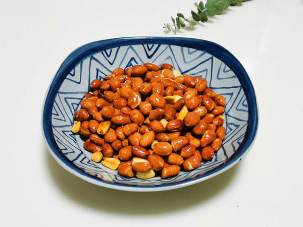 炒花生米的做法-家常味炒菜譜