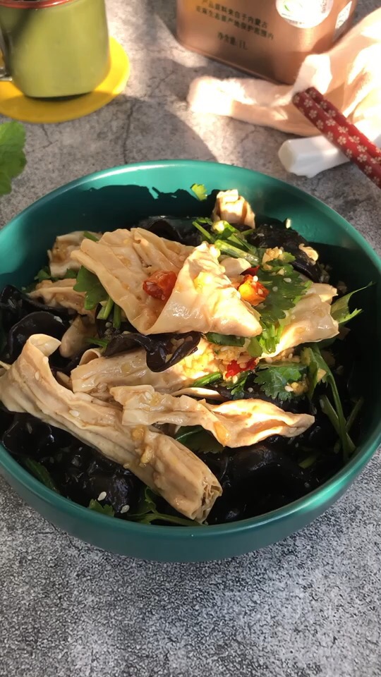 涼拌腐竹木耳的做法-香辣味拌菜譜