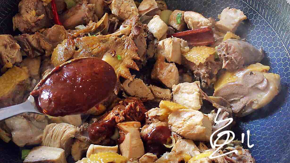 杏鮑菇燒雞塊的做法-家常味燒菜譜