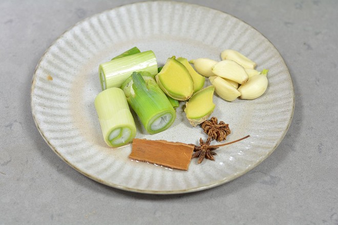 老湯牛腱子的做法-家常味燜菜譜