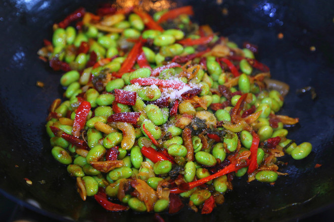 香辣毛豆米炒小魚干的做法-家常味炒菜譜