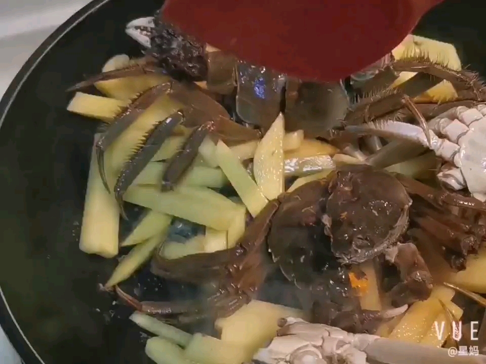 土豆燉河蟹的做法-麻辣味燒菜譜