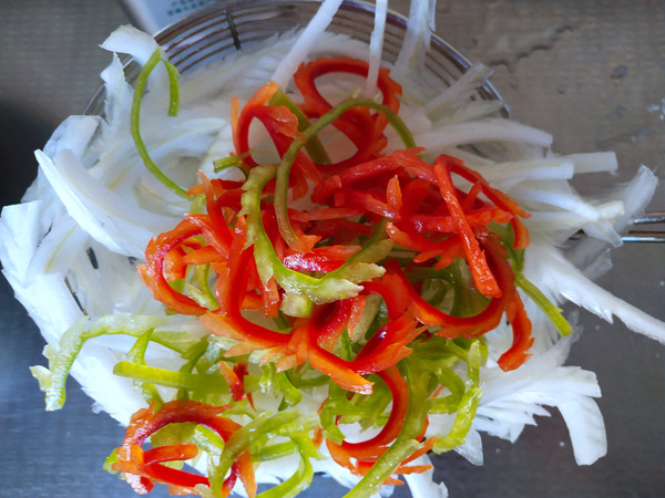 涼拌鳳尾白菜的做法-酸辣味拌菜譜