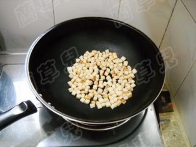 醬香饅頭炒雞蛋的做法-家常味炒菜譜