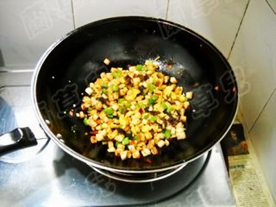 醬香饅頭炒雞蛋的做法-家常味炒菜譜