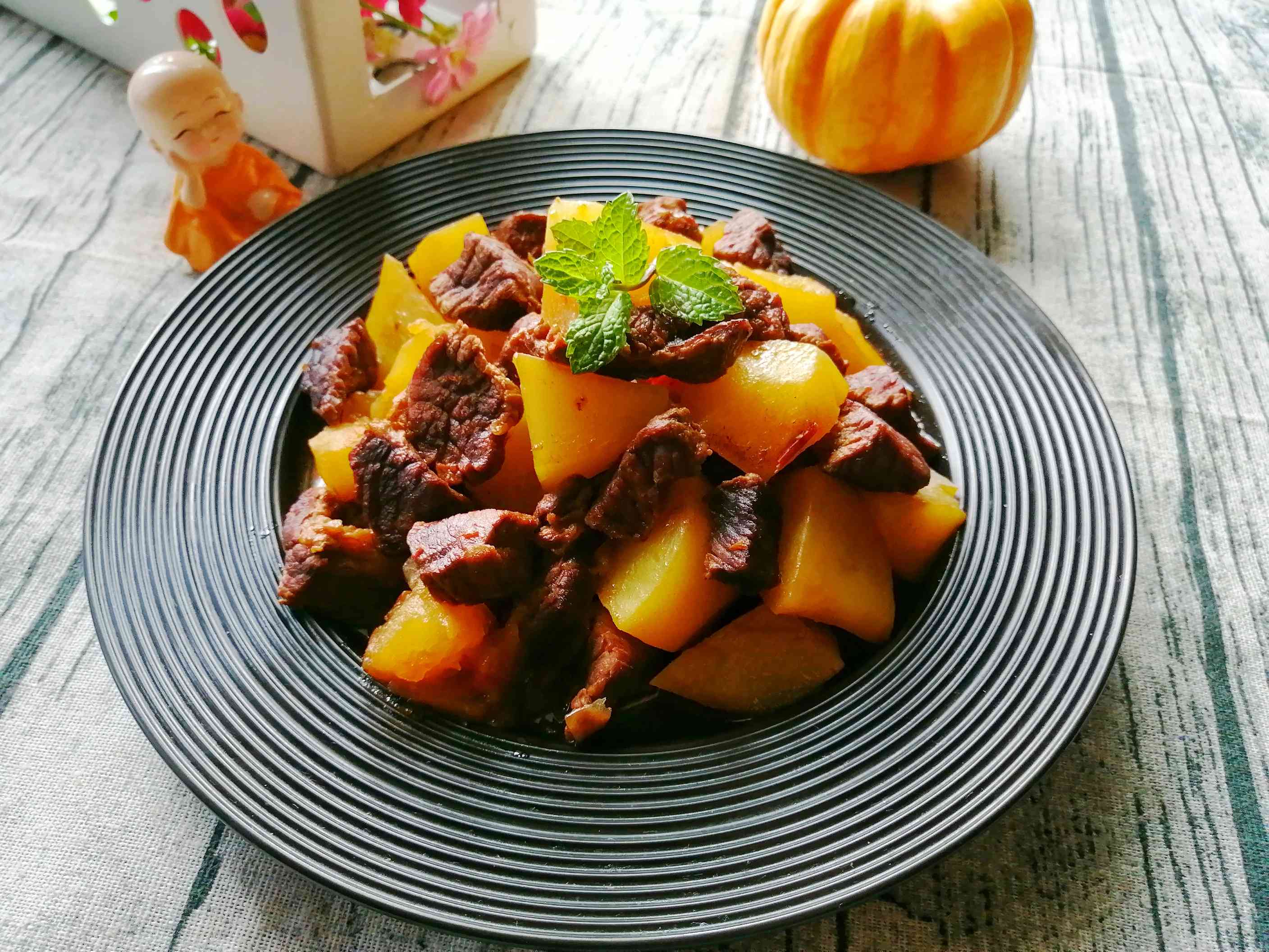 牛肉燉土豆的做法-家常味燒菜譜