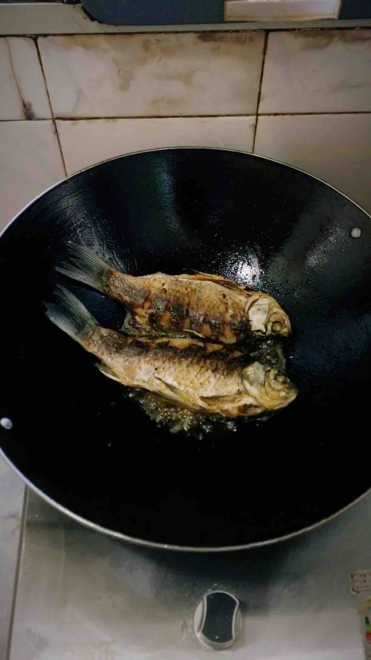 麻辣鯽魚(yú)的做法-麻辣味燒菜譜