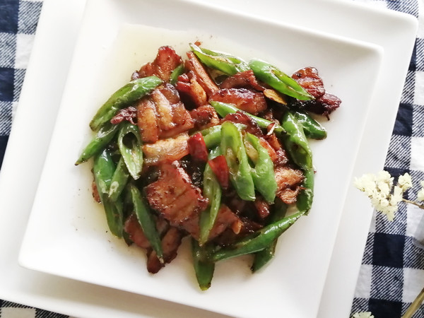 杭椒回鍋肉的做法-醬香味炒菜譜