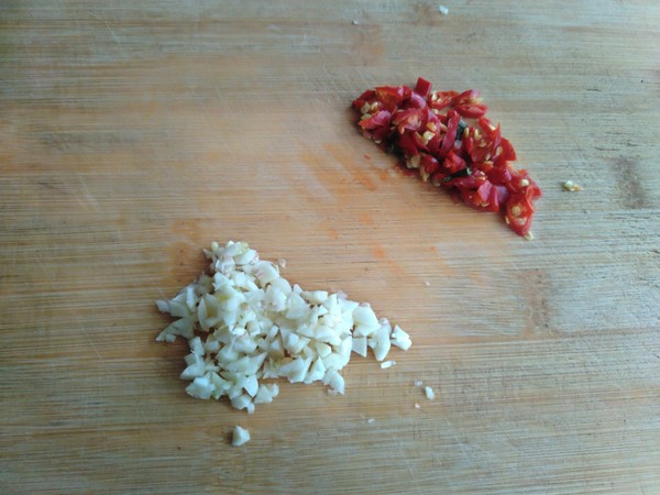 白蘸手撕兔肉的做法-家常味拌菜譜