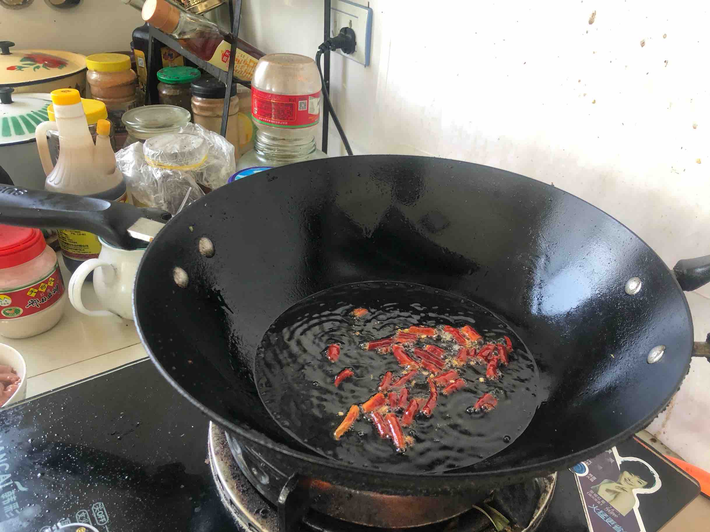 爆炒豬腰花的做法-麻辣味炒菜譜