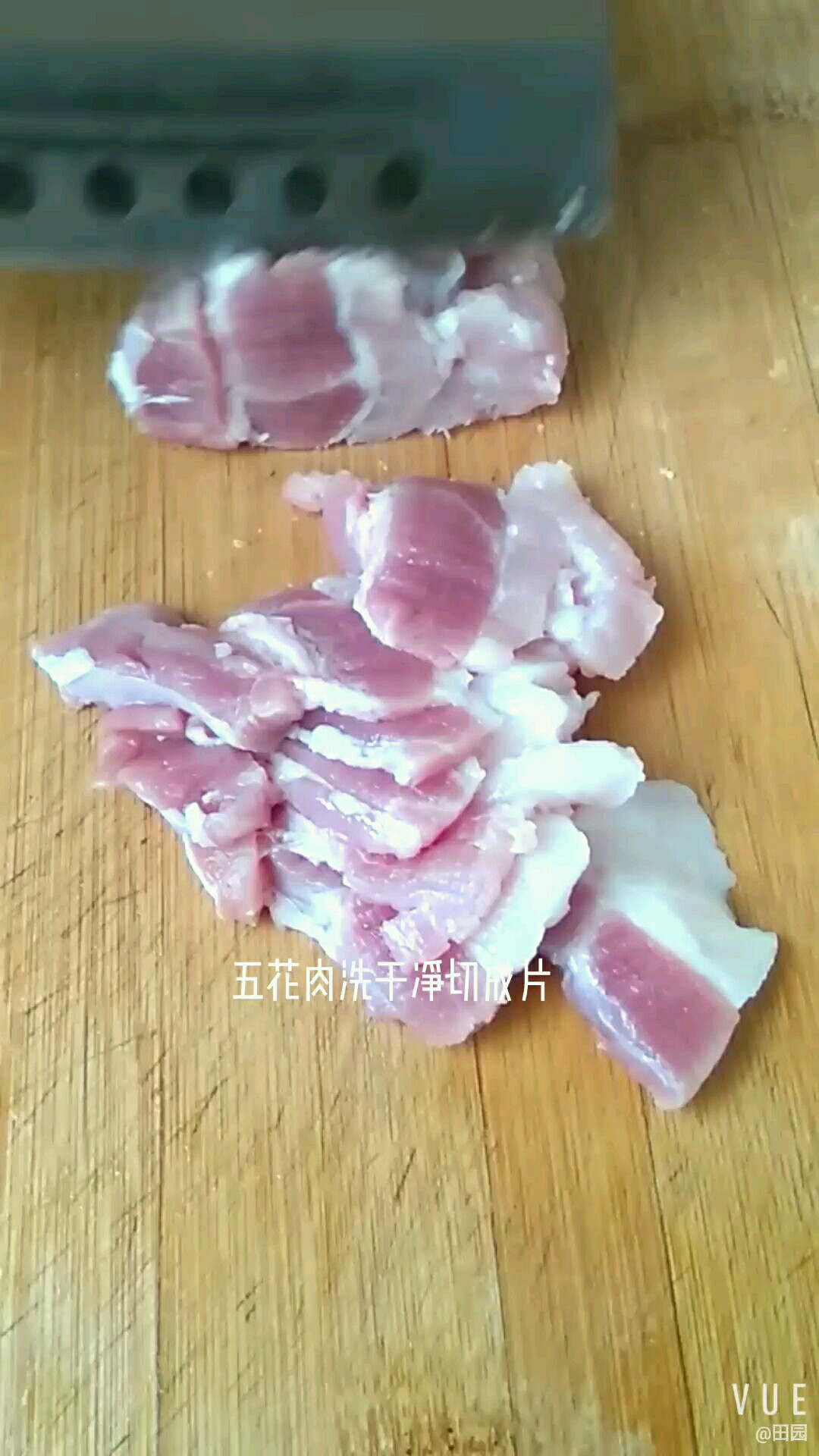 肥而不膩 瘦而不柴 烤五花肉的做法-咸鮮味烤菜譜-易網(wǎng)<a href=http://www.gyfww.com/ target=_blank class=infotextkey>健康養(yǎng)生</a>網(wǎng) 肥而不膩 瘦而不柴 烤五花肉的做法-咸鮮味烤菜譜