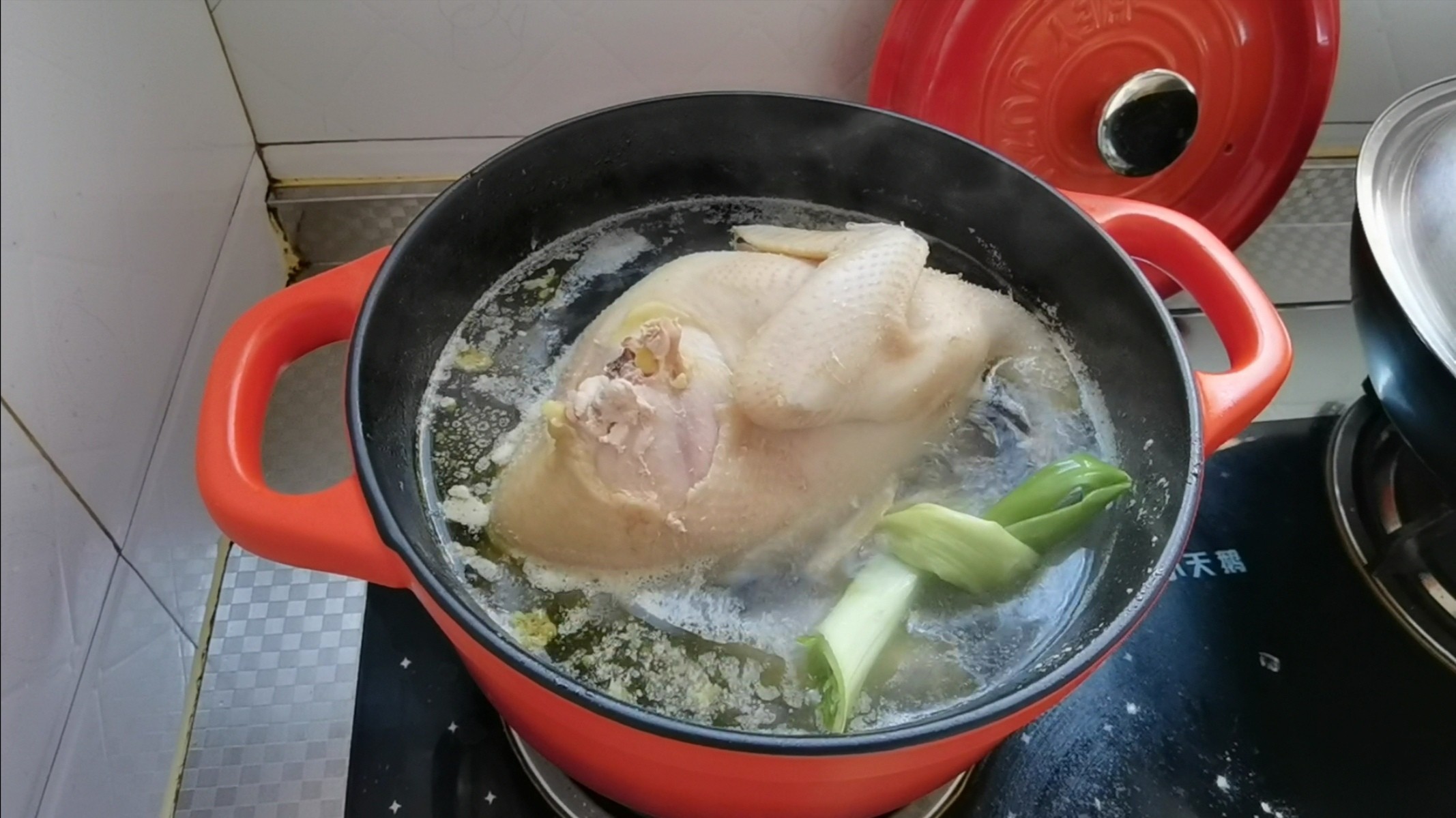 東北人最愛的小雞燉蘑菇土豆的做法-家常味燉菜譜