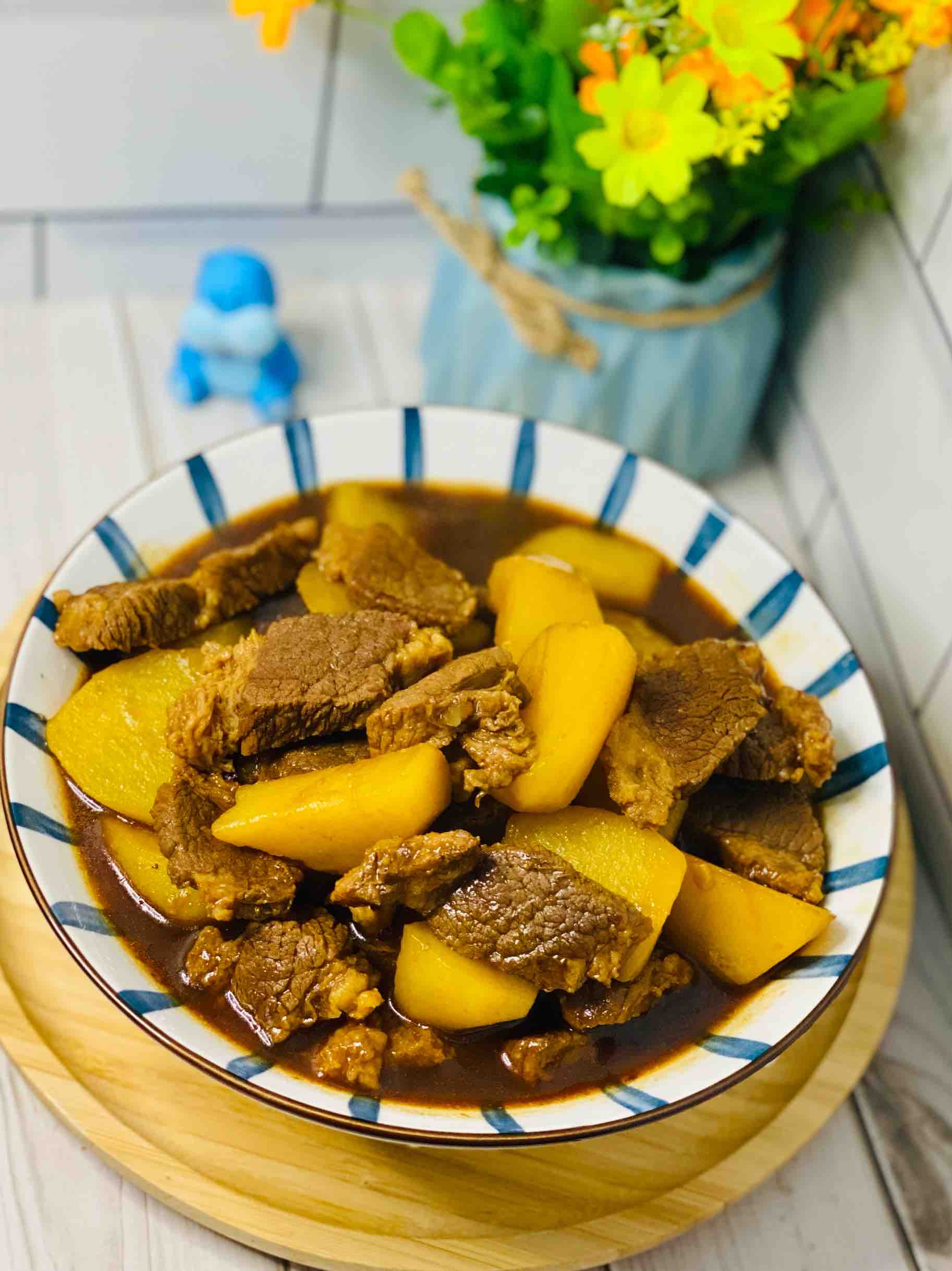 爆香紅燒牛肉燜土豆，這樣煮??一鍋都不夠的做法-家常味醬菜譜