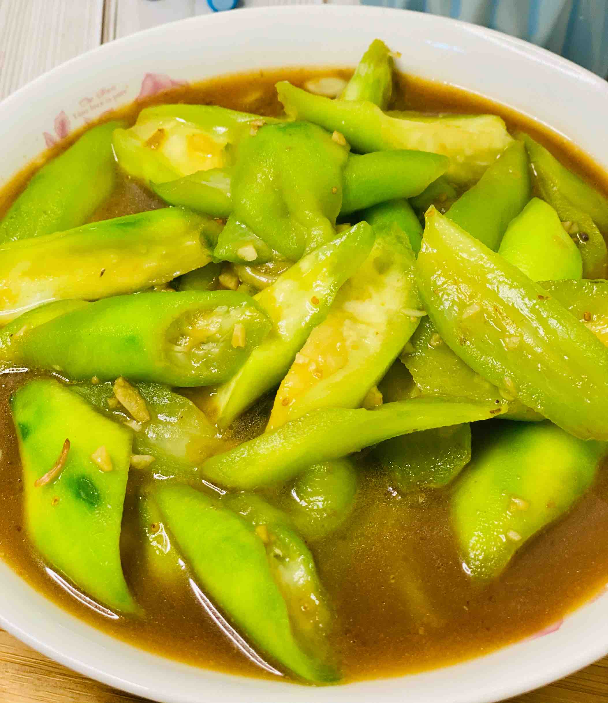 絲瓜這樣炒，比山珍海味還美味，10條不夠吃??便宜超好吃的做法-咸鮮味炒菜譜