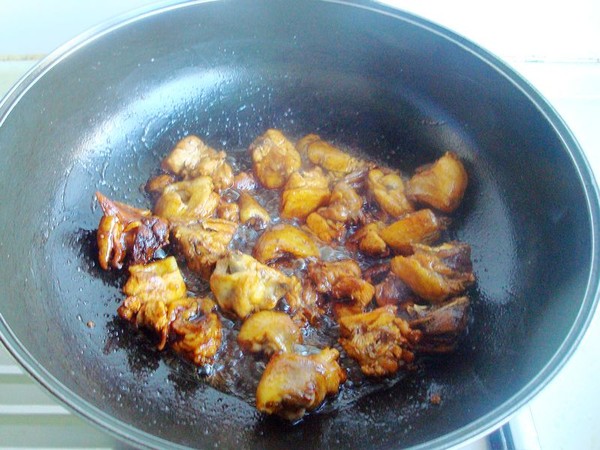 豆皮木耳燒雞的做法-咸鮮味燒菜譜