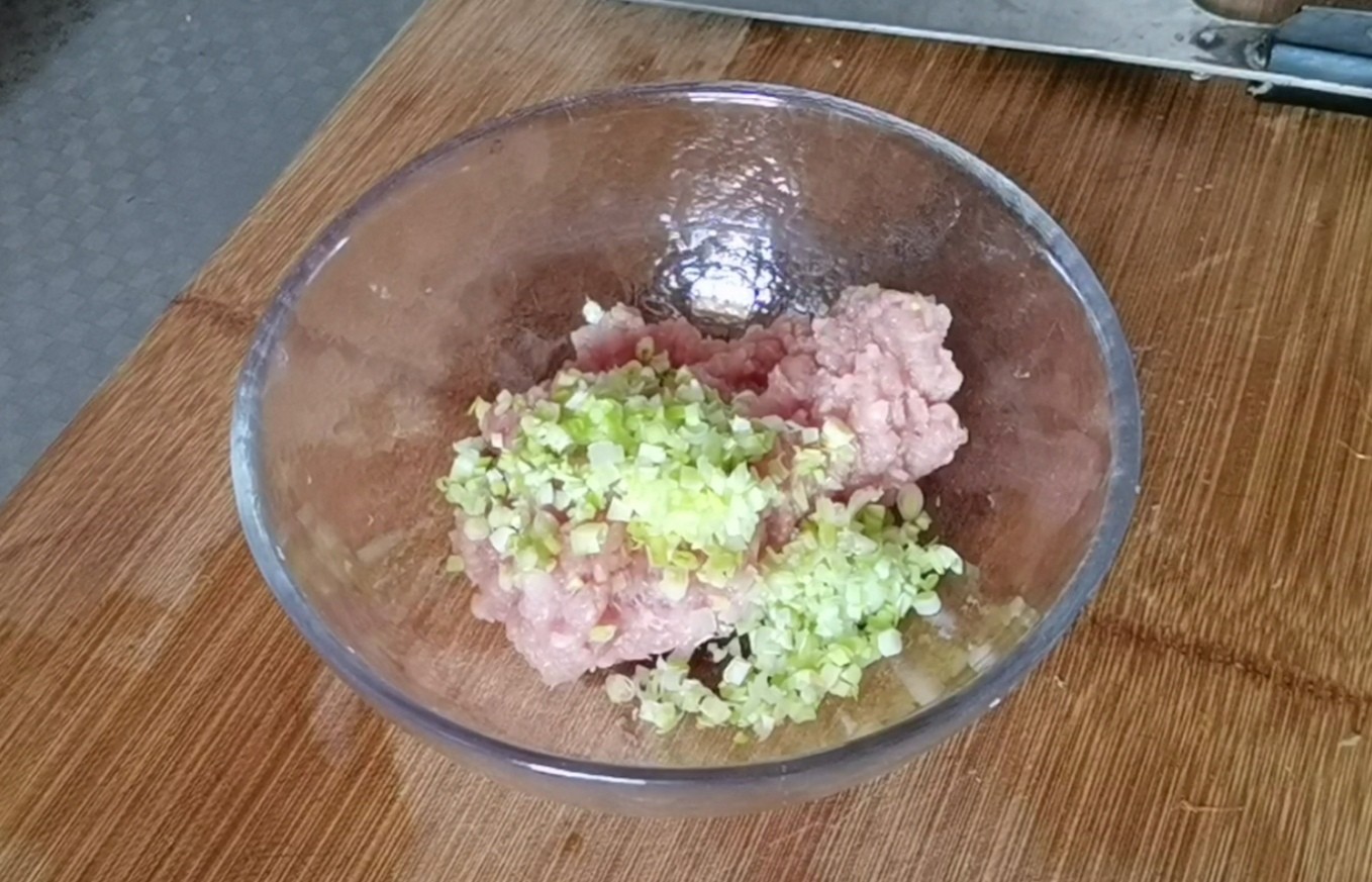 立冬之后蓮藕就應該這樣吃，軟糯鮮香營養豐富的做法-家常味蒸菜譜