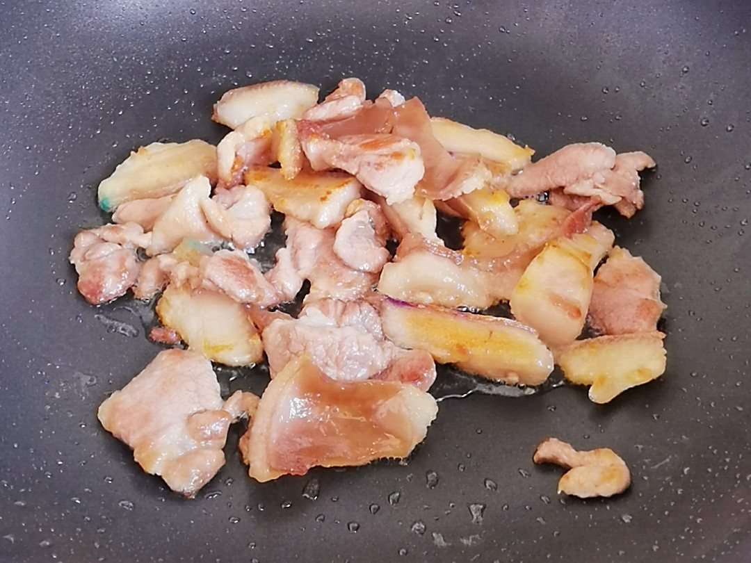 東北內蒙特色家常美食－蕓豆柳蒿芽，春天囤地野菜秋冬來解饞的做法-苦香味煮菜譜