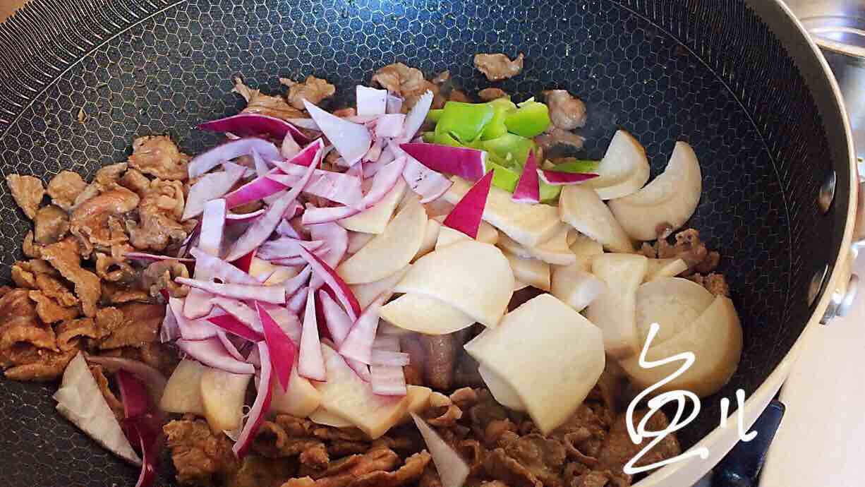 教你杏鮑菇新吃法，上桌就被搶光了！的做法-家常味炒菜譜