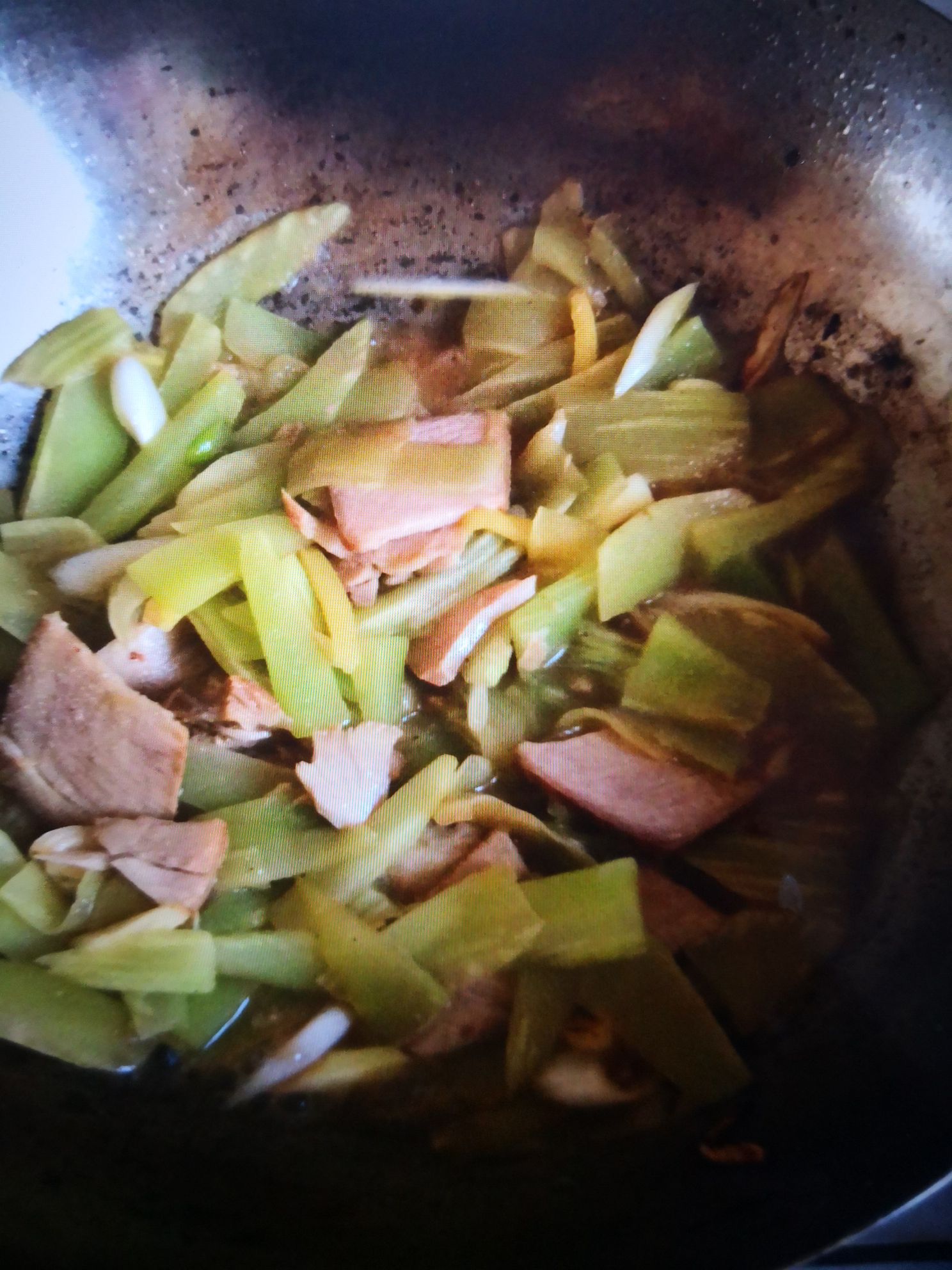 肉片炒青筍的做法-家常味炒菜譜