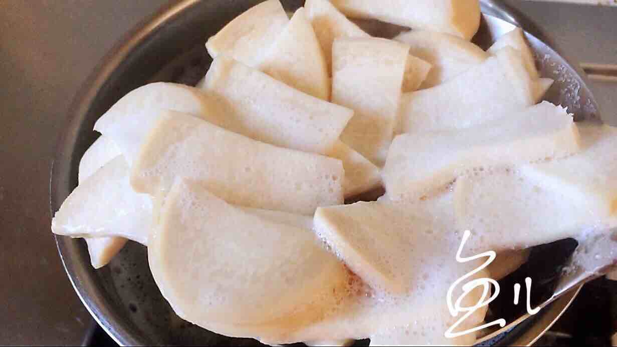 教你杏鮑菇新吃法，上桌就被搶光了！的做法-家常味炒菜譜