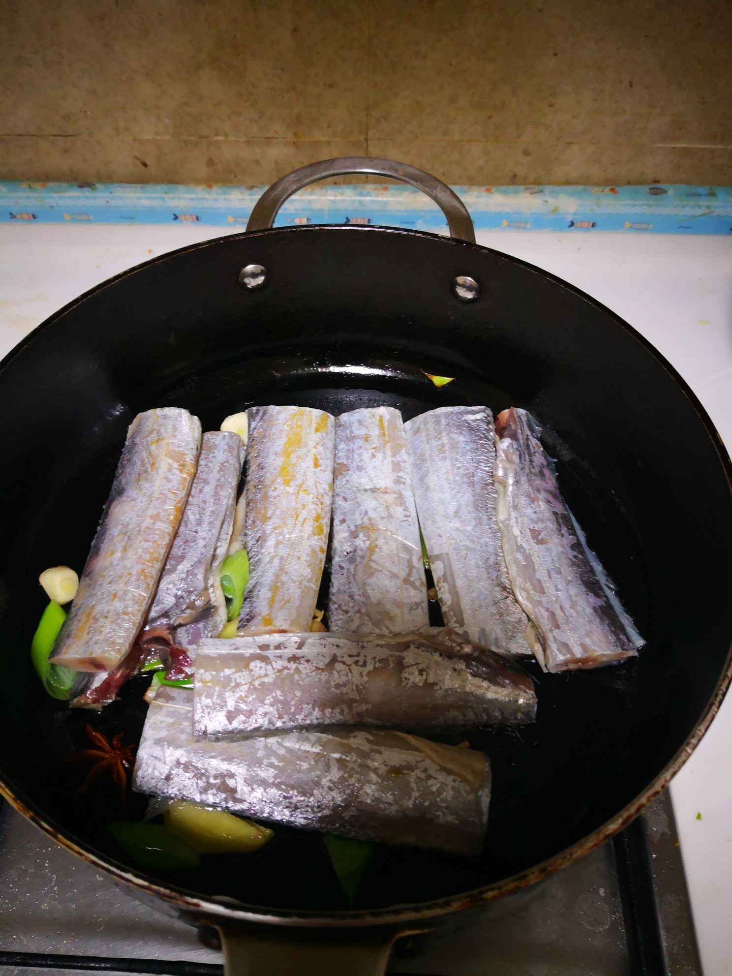 紅燒刀魚的做法-家常味燒菜譜