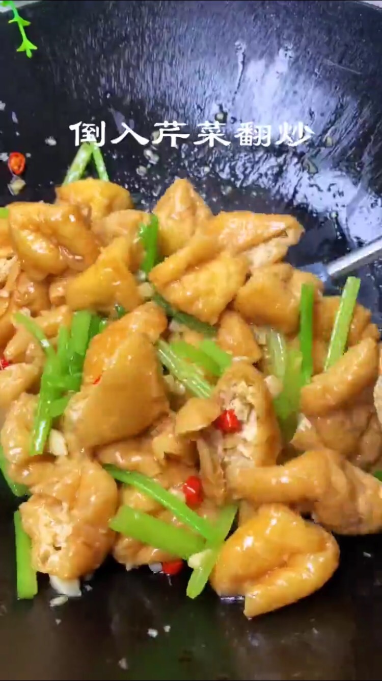 油豆腐的做法-家常味炒菜譜-易網健康養生網 油豆腐的做法-家常味炒菜譜