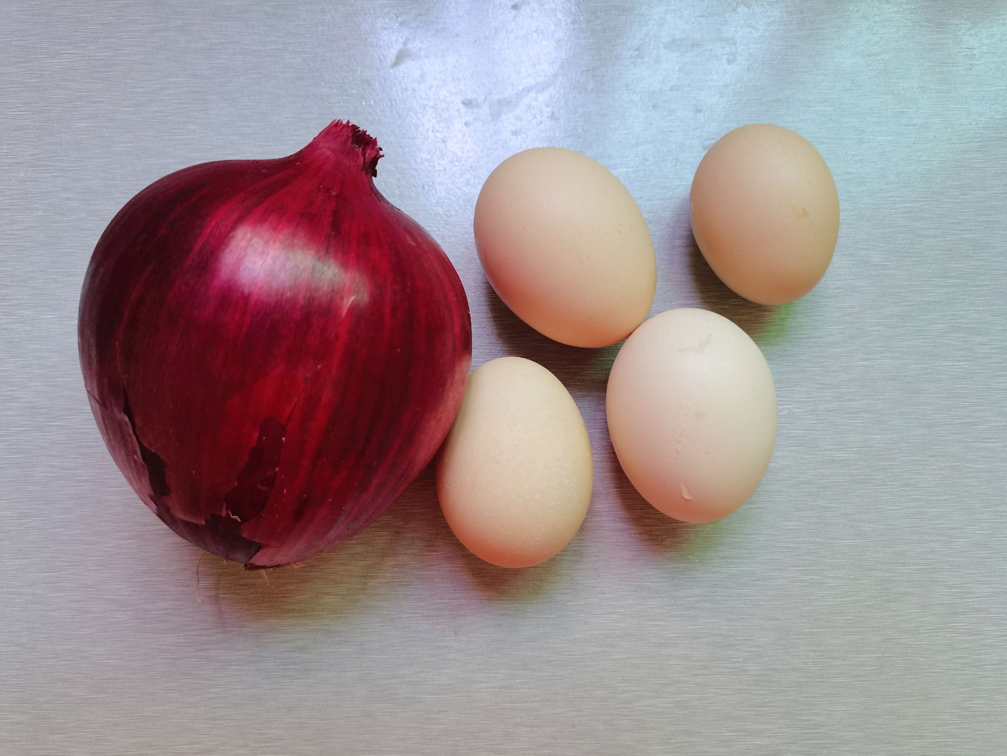 洋蔥炒蛋的做法-家常味炒菜譜