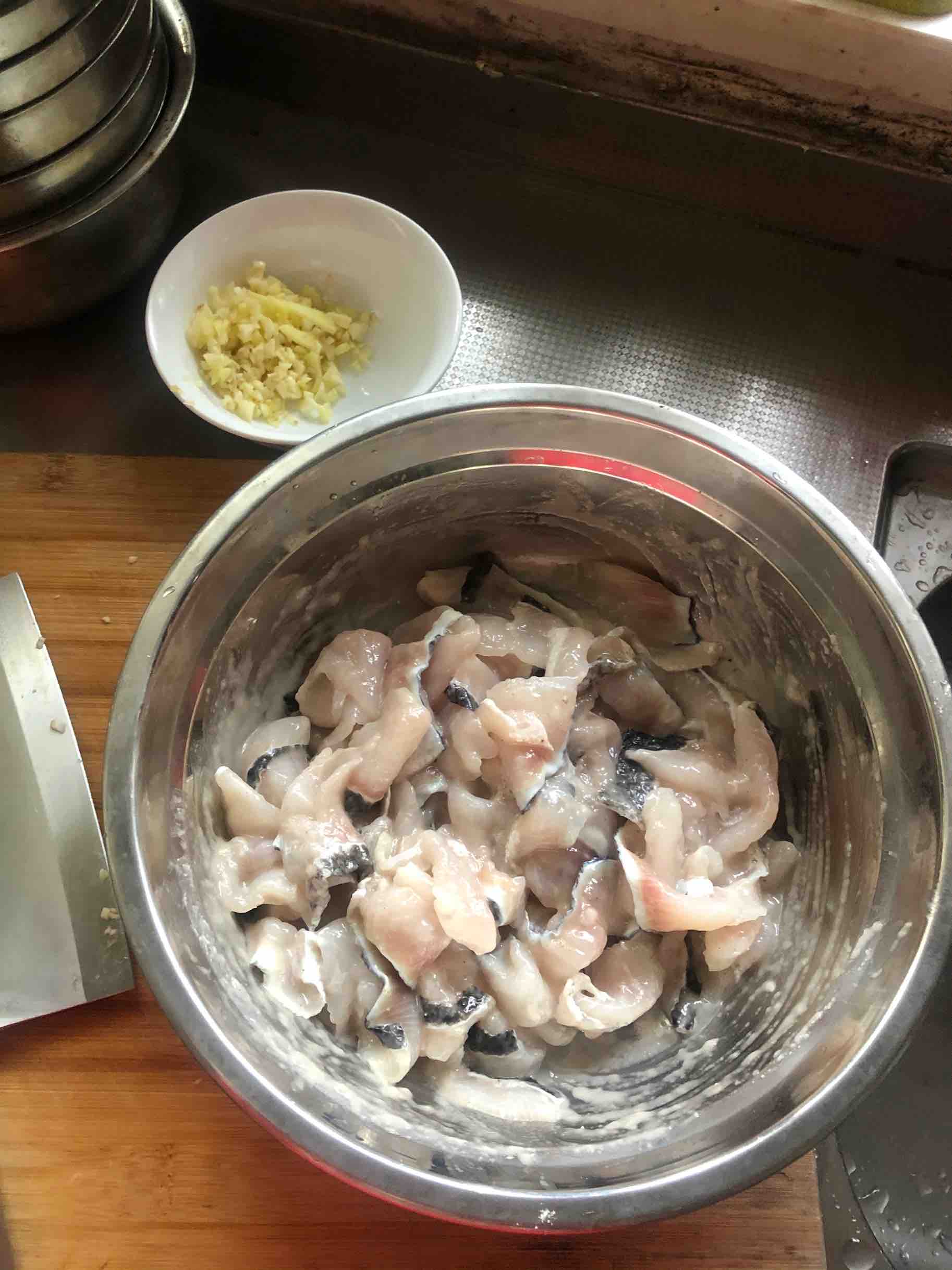 酸菜魚片的做法-酸辣味煮菜譜