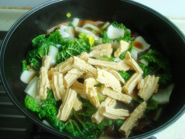 黑白菜寬粉燉腐竹的做法-咸鮮味燉菜譜