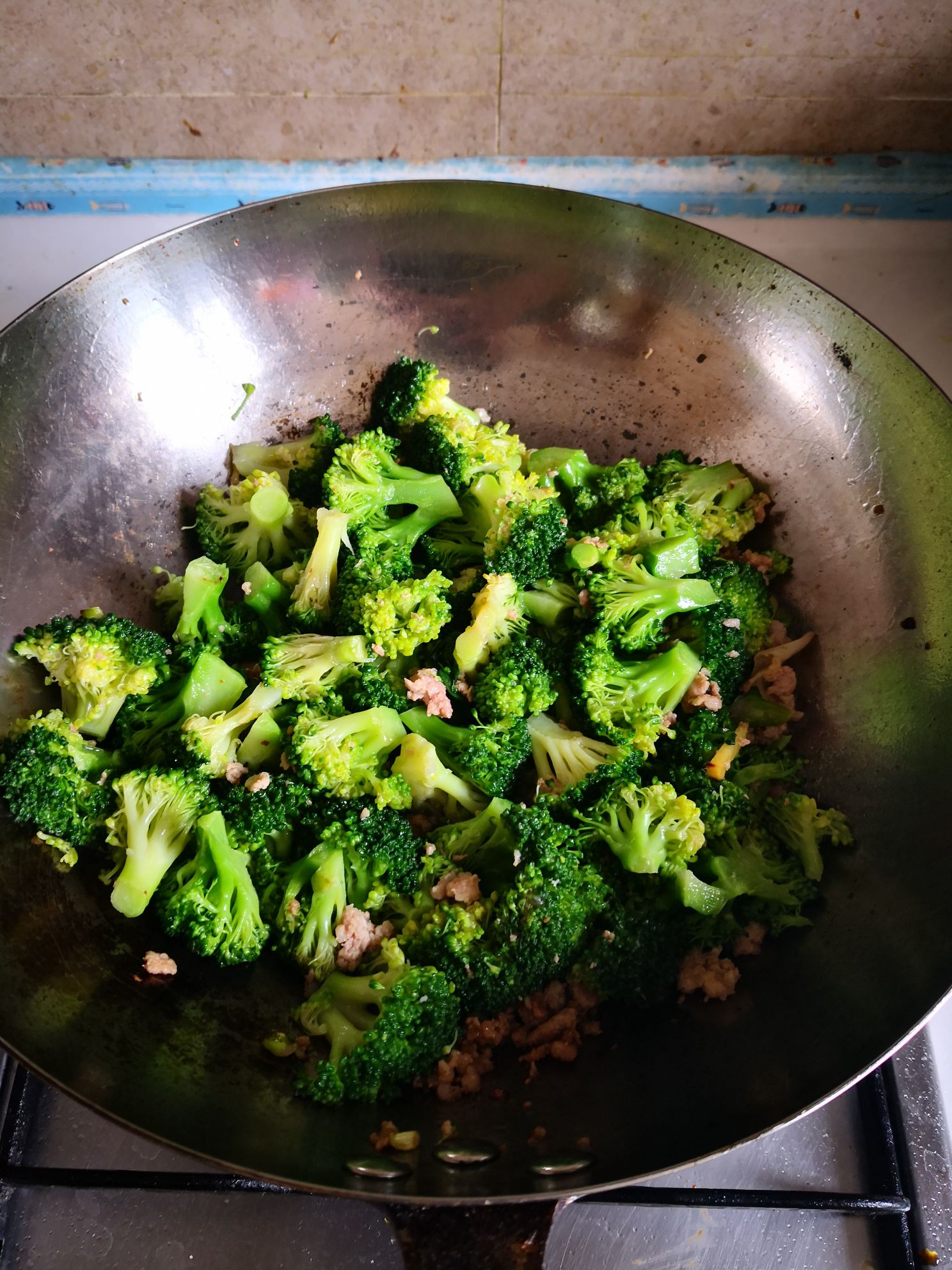 肉餡西蘭花的做法-家常味炒菜譜