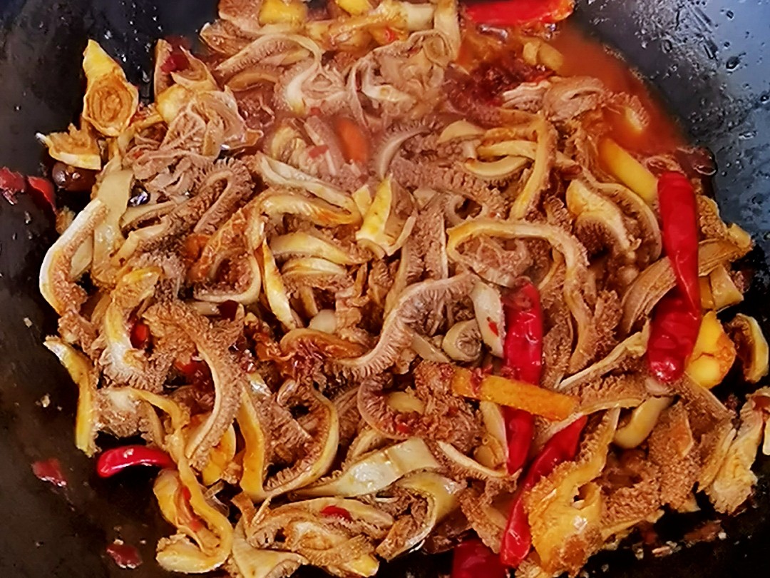 毛肚不要只來燙火鍋，做成香辣味，又嫩又脆又下飯的做法-香辣味炒菜譜