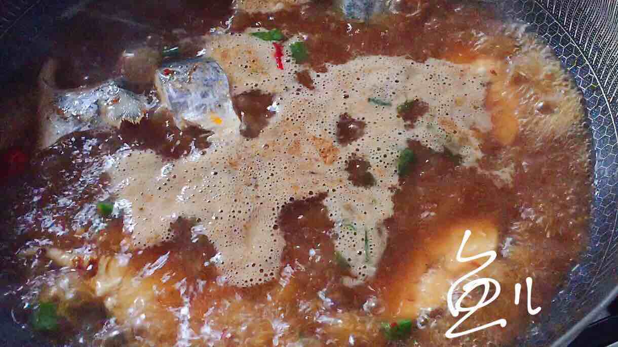 做鲅魚加幾勺它，咸香味美，家人都喜歡，太費(fèi)米飯了！的做法-醬香味燉菜譜