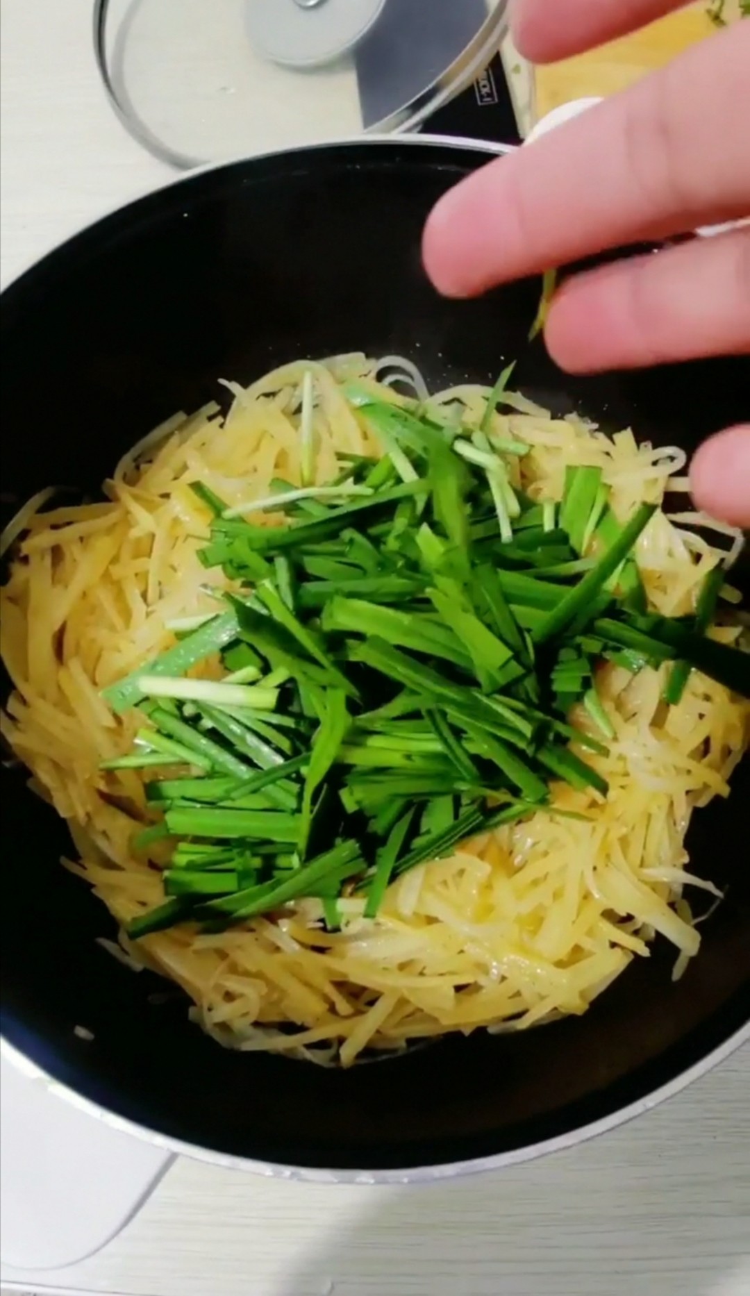韭菜炒土豆絲的做法-咸鮮味炒菜譜