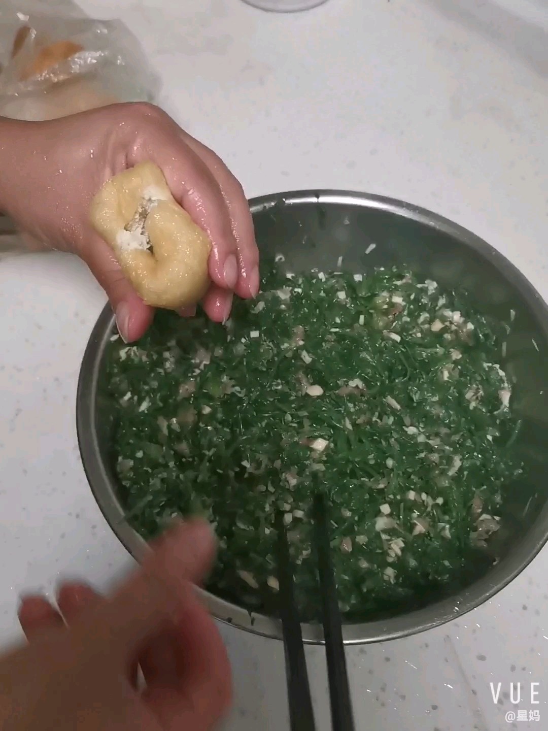 野菜冬筍嵌油豆腐的做法-家常味燒菜譜