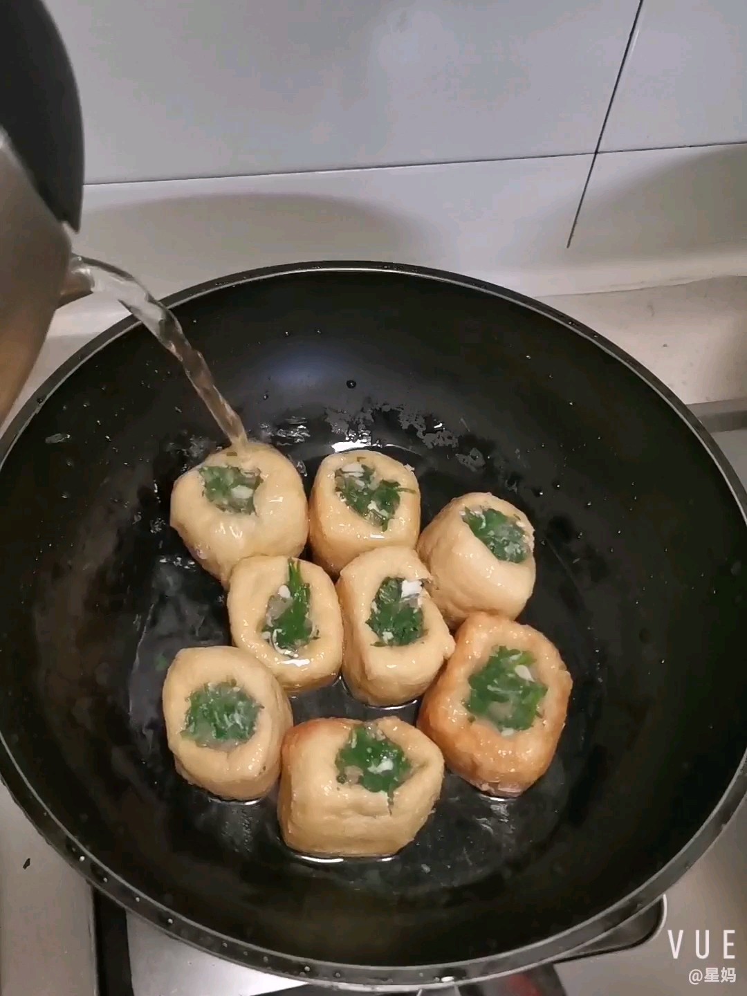 野菜冬筍嵌油豆腐的做法-家常味燒菜譜