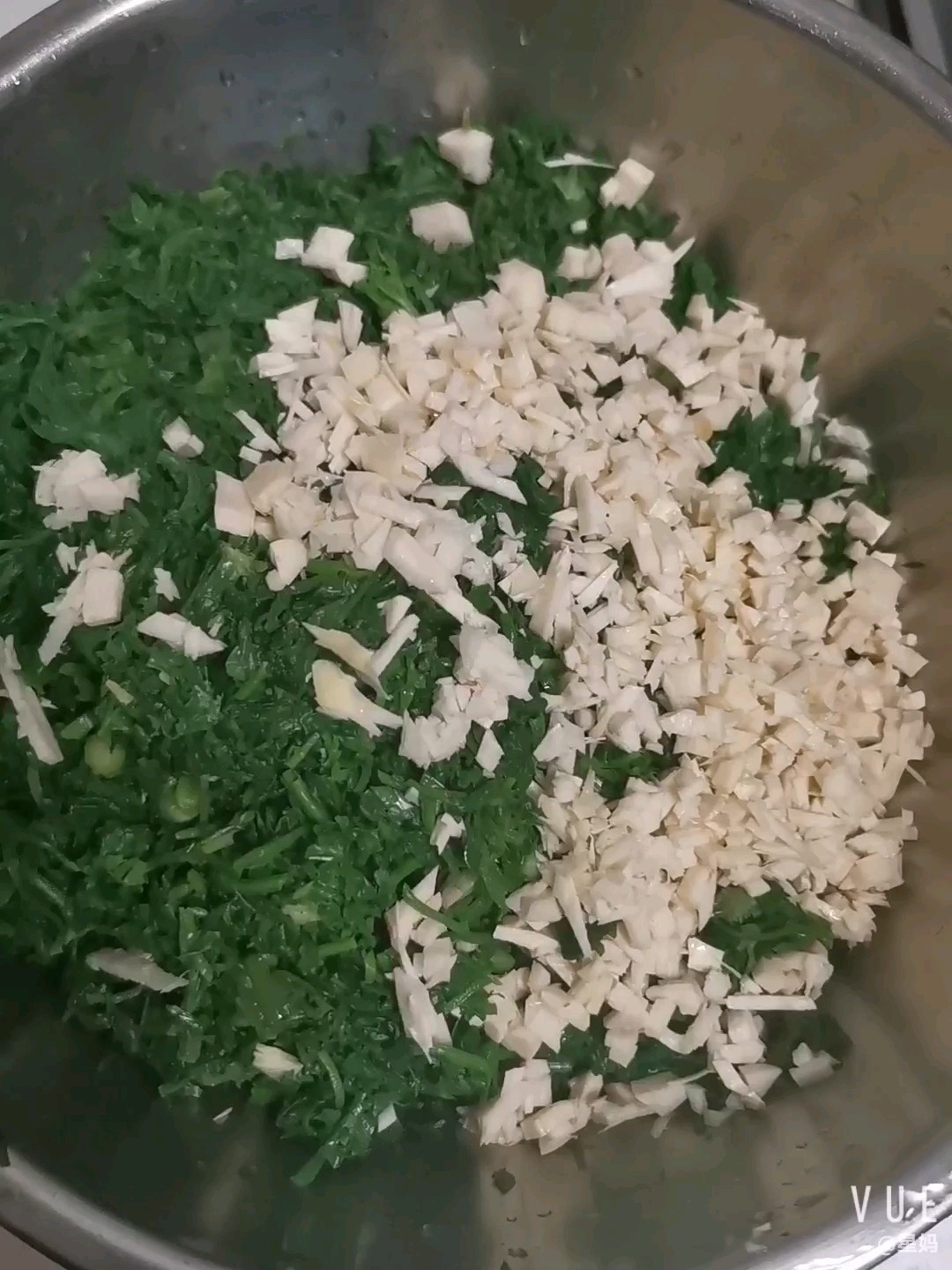 野菜冬筍嵌油豆腐的做法-家常味燒菜譜