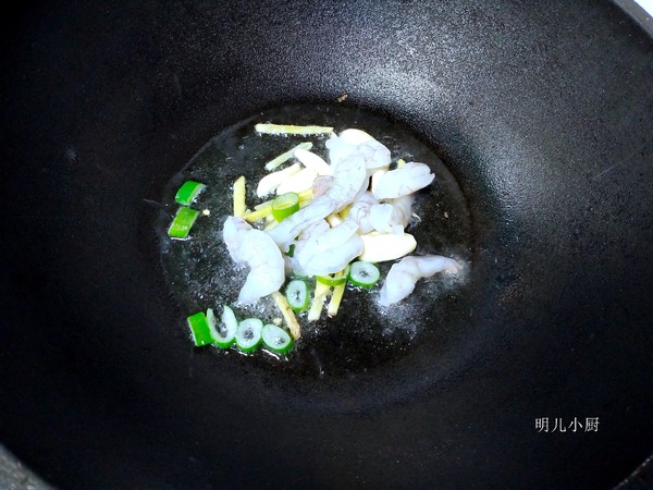 蝦仁炒豆苗的做法-家常味炒菜譜