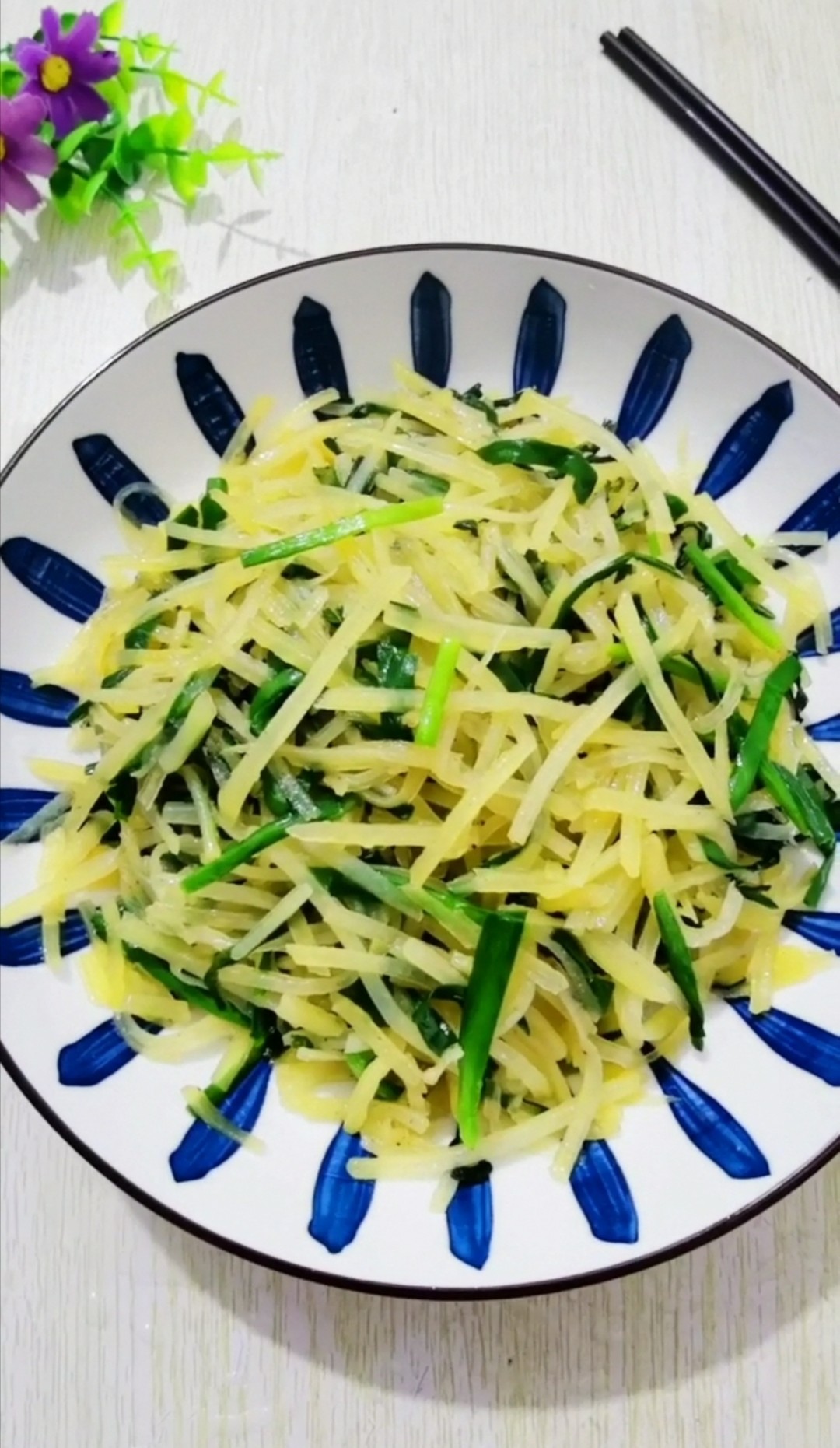 韭菜炒土豆絲的做法-咸鮮味炒菜譜