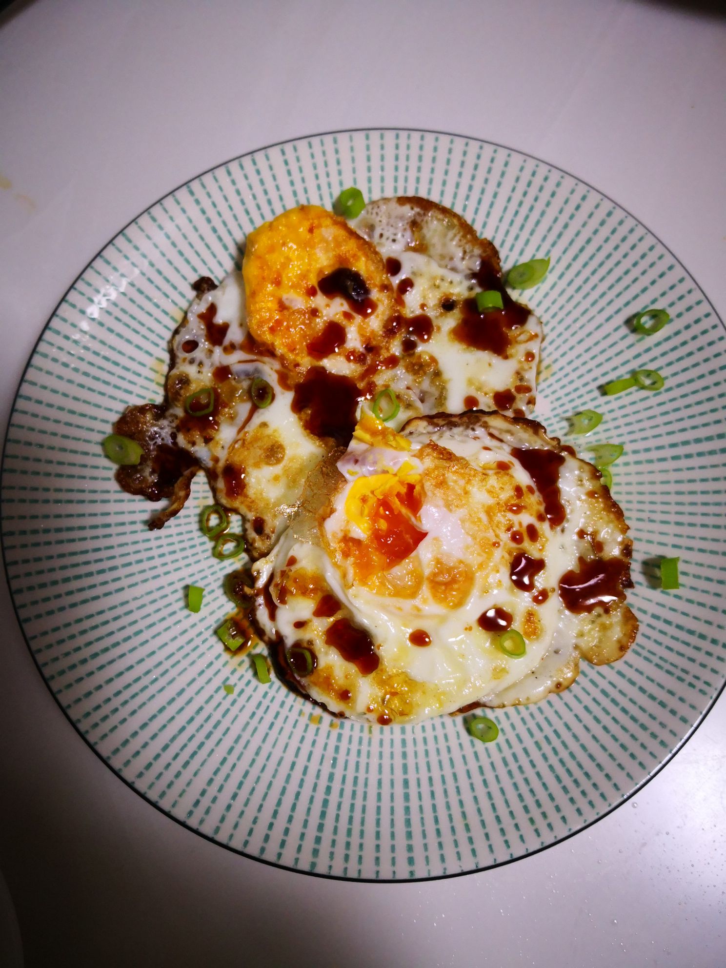 爆漿荷包蛋的做法-家常味煎菜譜