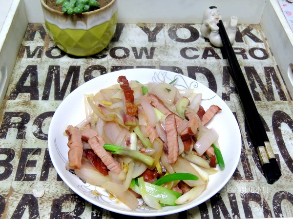 洋蔥炒臘肉的做法-家常味炒菜譜-易網健康養生網 洋蔥炒臘肉的做法-家常味炒菜譜