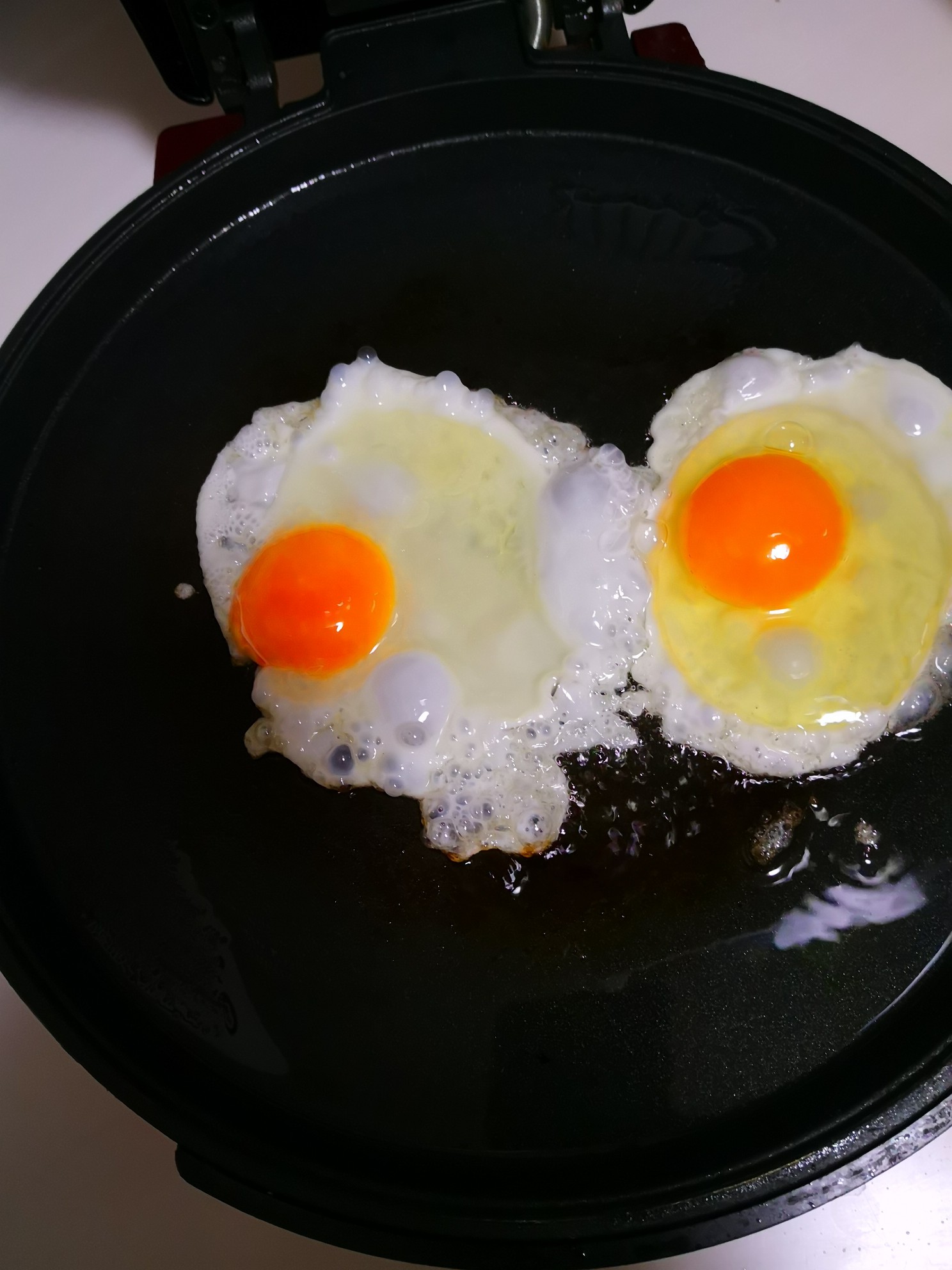 爆漿荷包蛋的做法-家常味煎菜譜