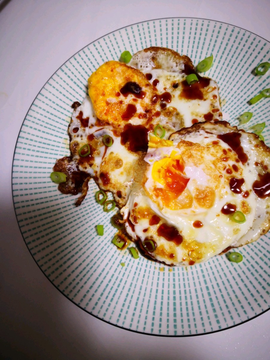 爆漿荷包蛋的做法-家常味煎菜譜