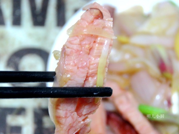 洋蔥炒臘肉的做法-家常味炒菜譜-易網健康養生網 洋蔥炒臘肉的做法-家常味炒菜譜