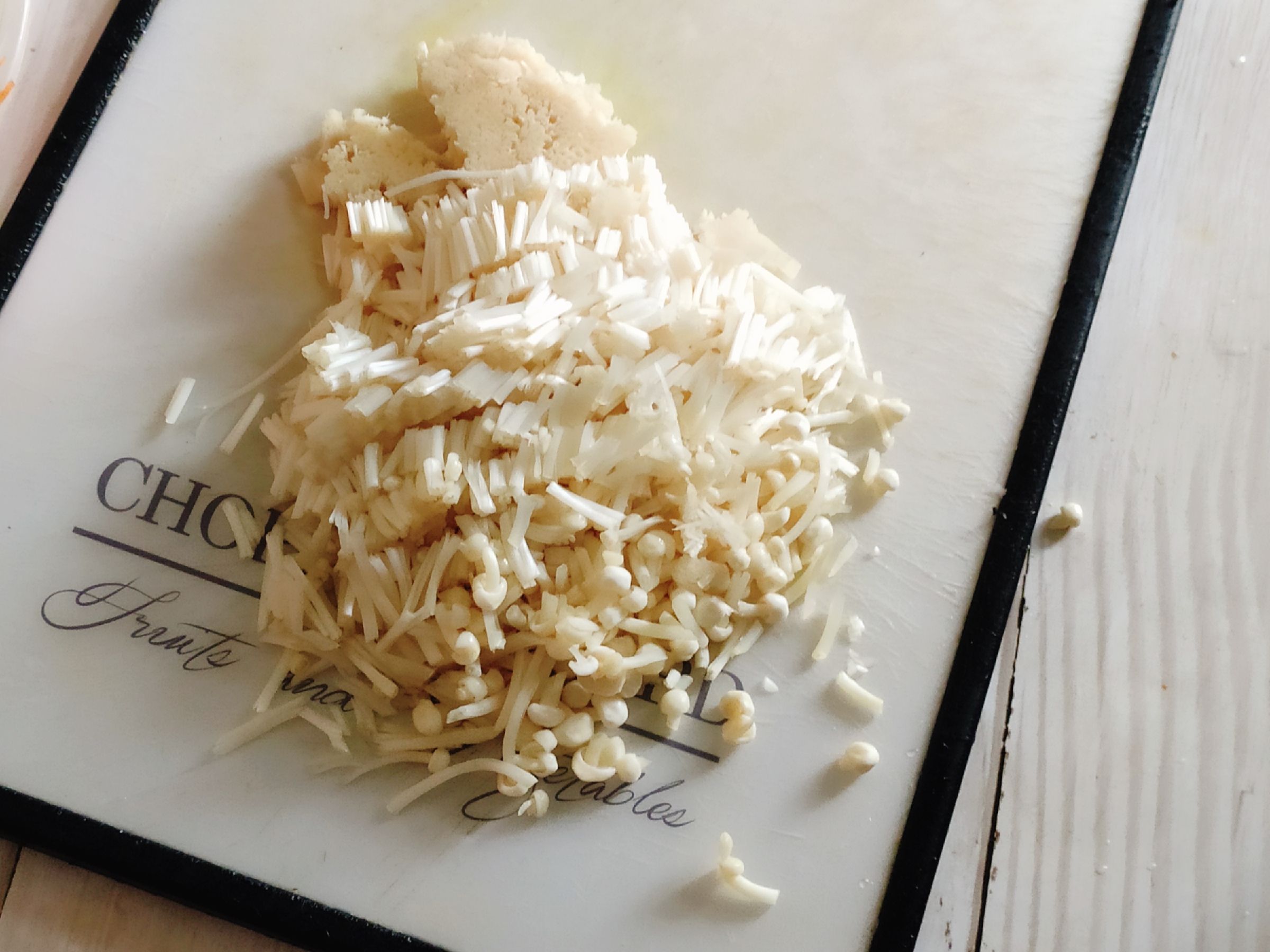 外酥里嫩的五彩丸子的做法-咸鮮味炸菜譜