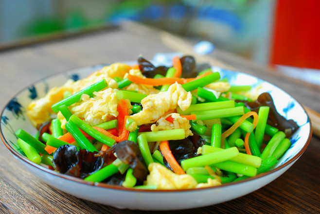 蒜薹木耳炒雞蛋的做法-家常味炒菜譜